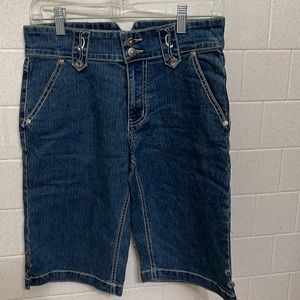 COS Jeans - Jean Shorts Size 6P - Great Stretch- Long-Embroidered Pockets